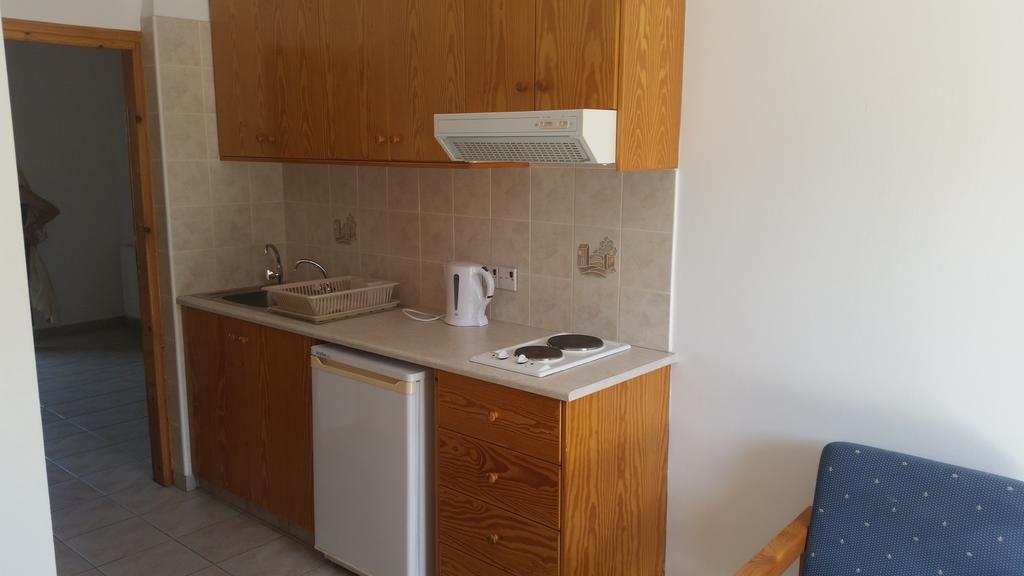 Pissouriana Hotel Apartments Eksteriør bilde