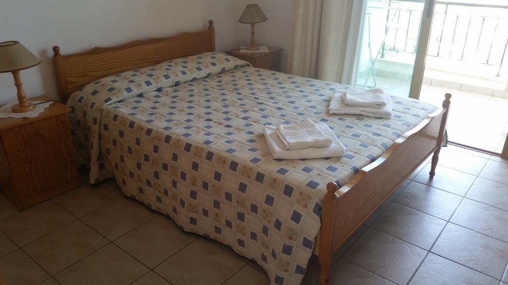 Pissouriana Hotel Apartments Eksteriør bilde