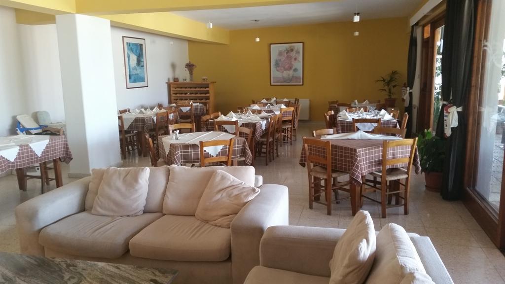 Pissouriana Hotel Apartments Eksteriør bilde